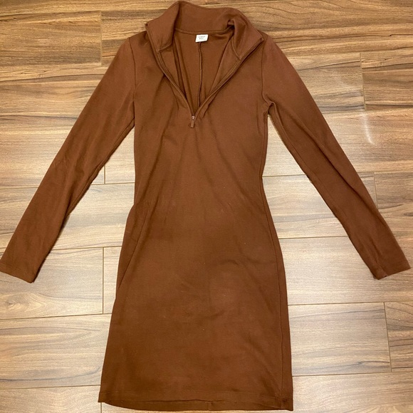 Aritzia Sunday Best Halfzip Dress S 